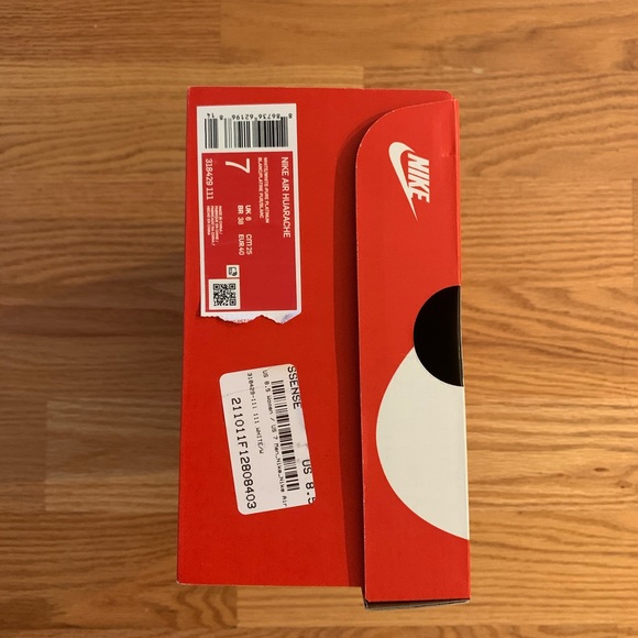 Nike Air Huarache Men 7.0/ Women 8.5 New - Picture 4 of 9